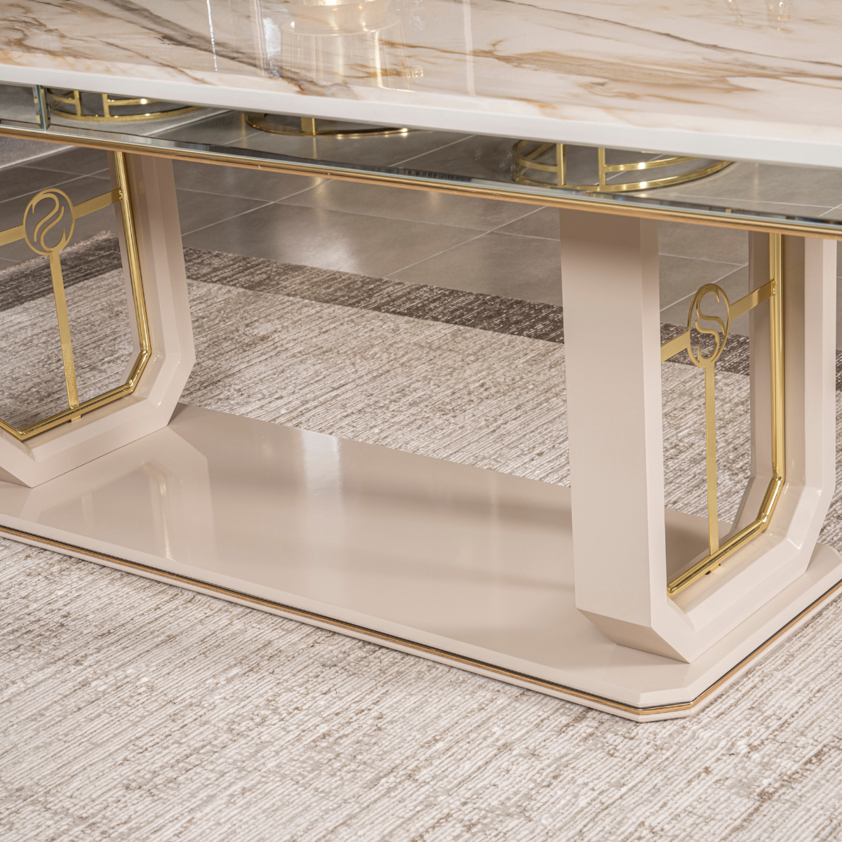 Masa cu scaune de Lux, Izmir S