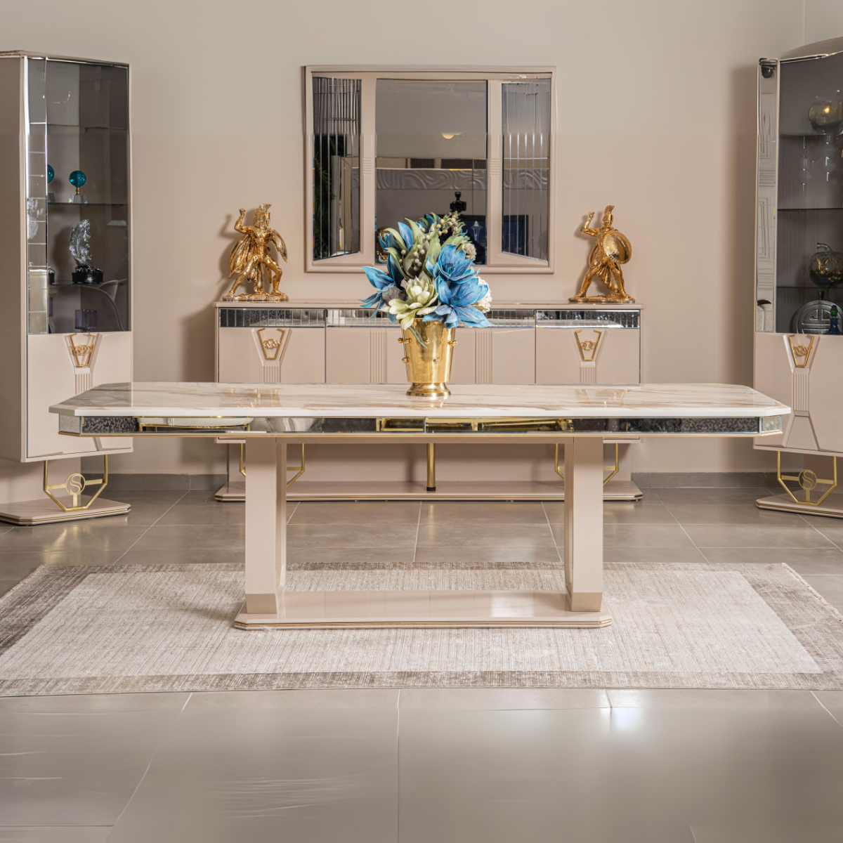 Masa cu scaune de Lux, Izmir S