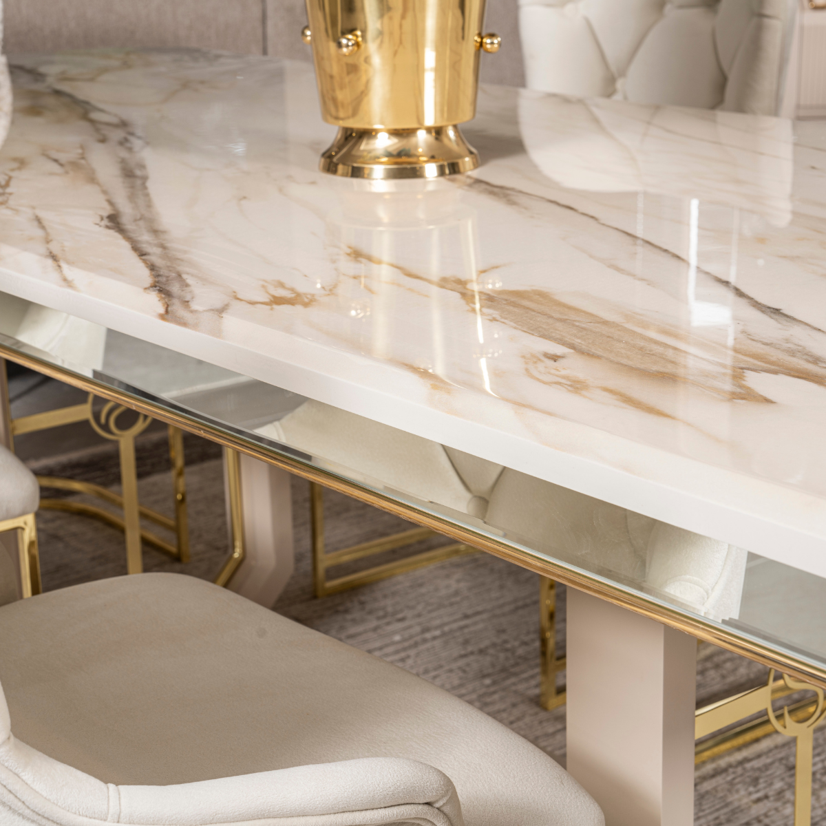 Masa cu scaune de Lux, Izmir S