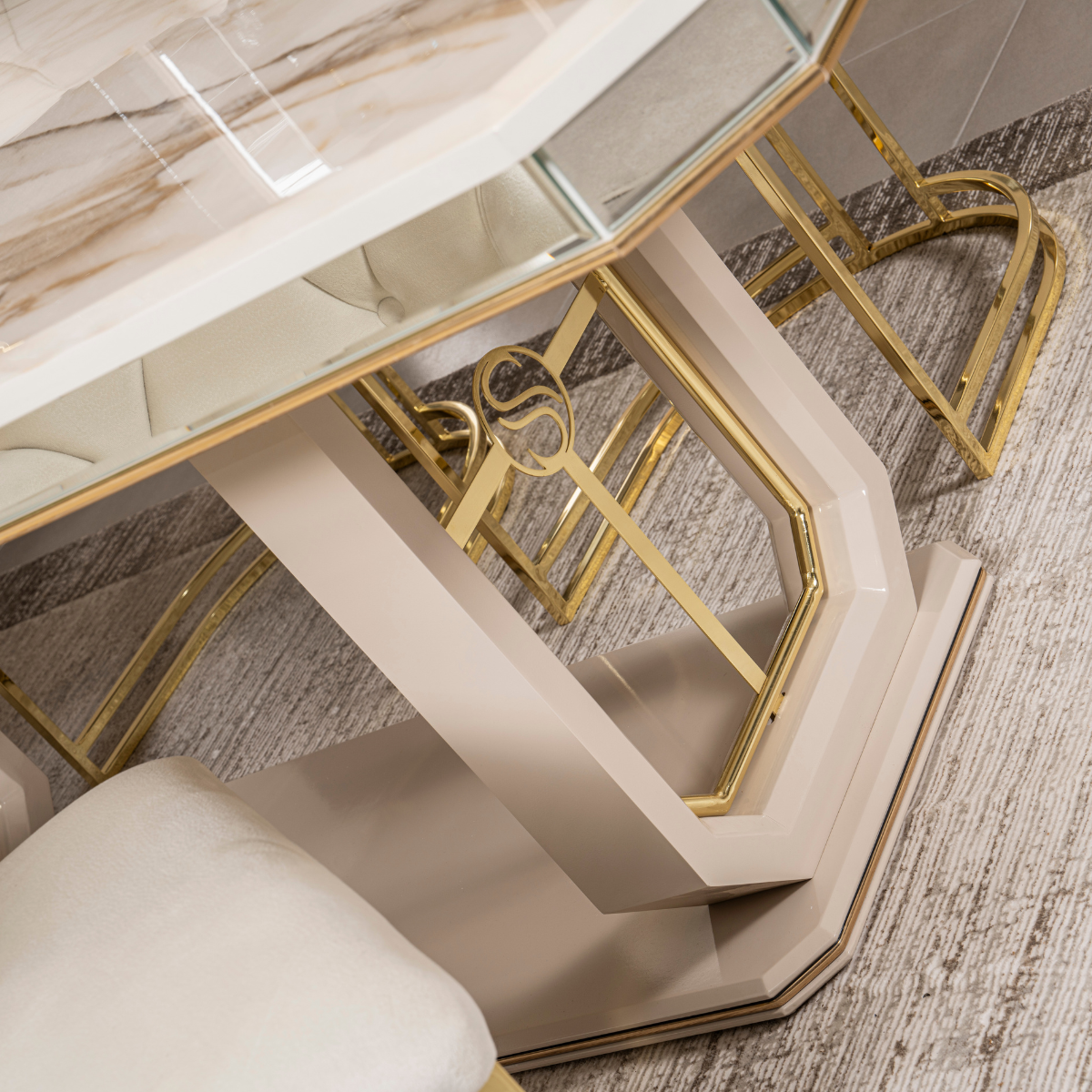 Masa cu scaune de Lux, Izmir S