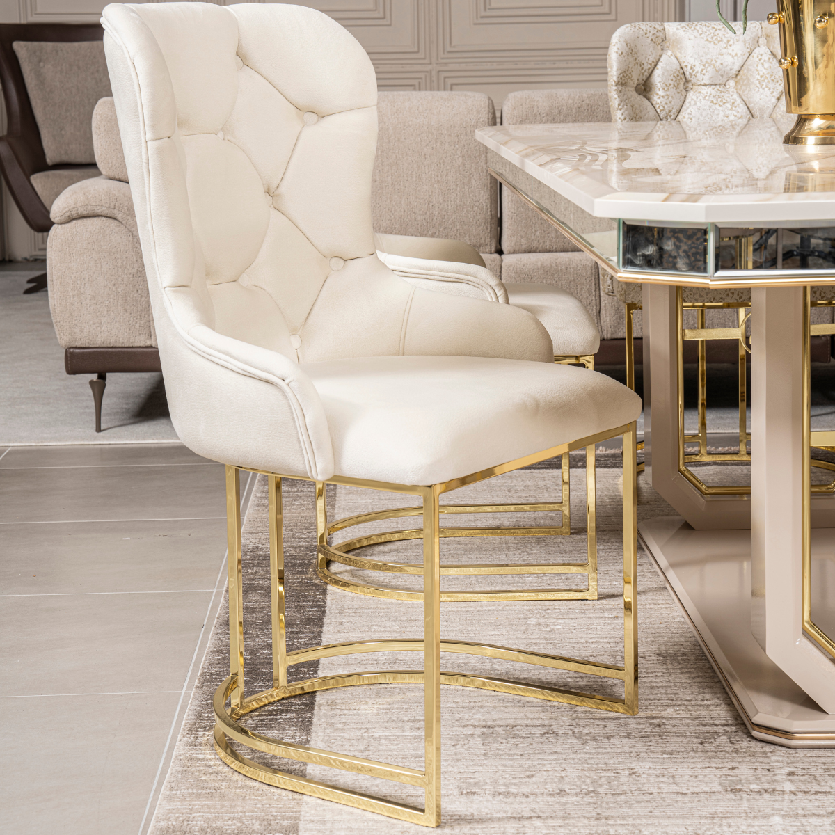 Masa cu scaune de Lux, Izmir S