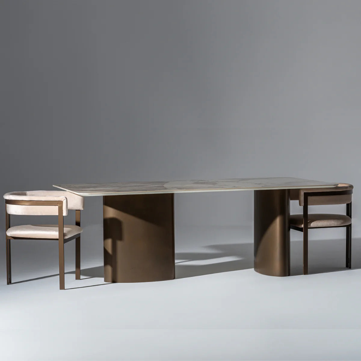 Masa de Dining de Lux, Iron I