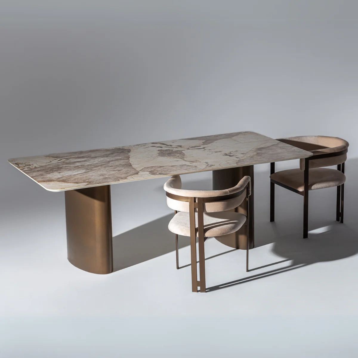 Masa de Dining de Lux, Iron I