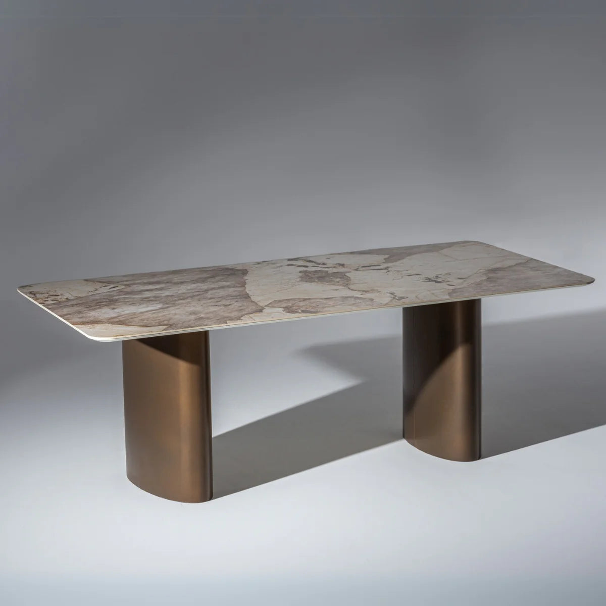 Masa de Dining de Lux, Iron I