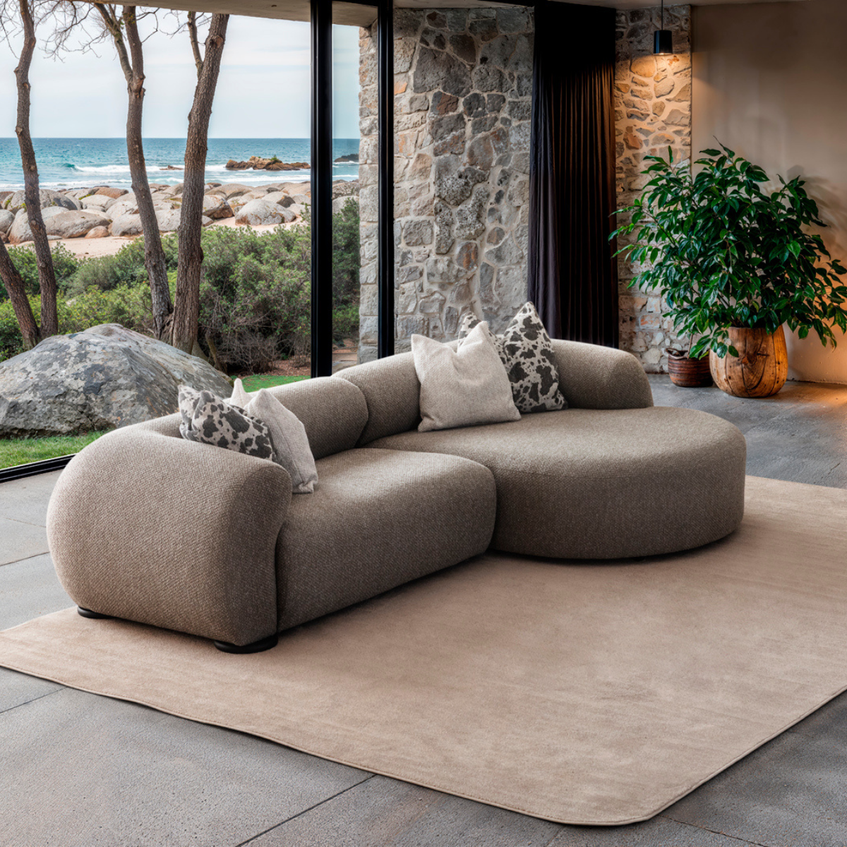 Coltar Modern, Ghost