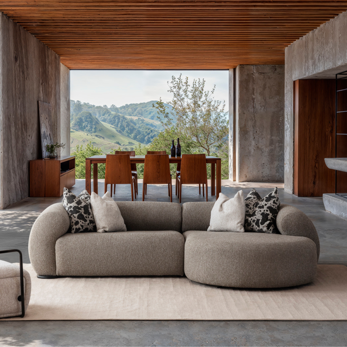 Coltar Modern, Ghost