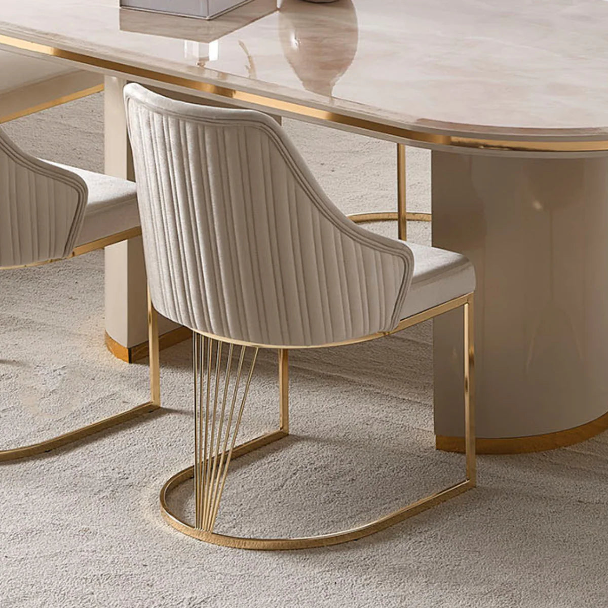 Colectia de Living si Dining de lux, Kara