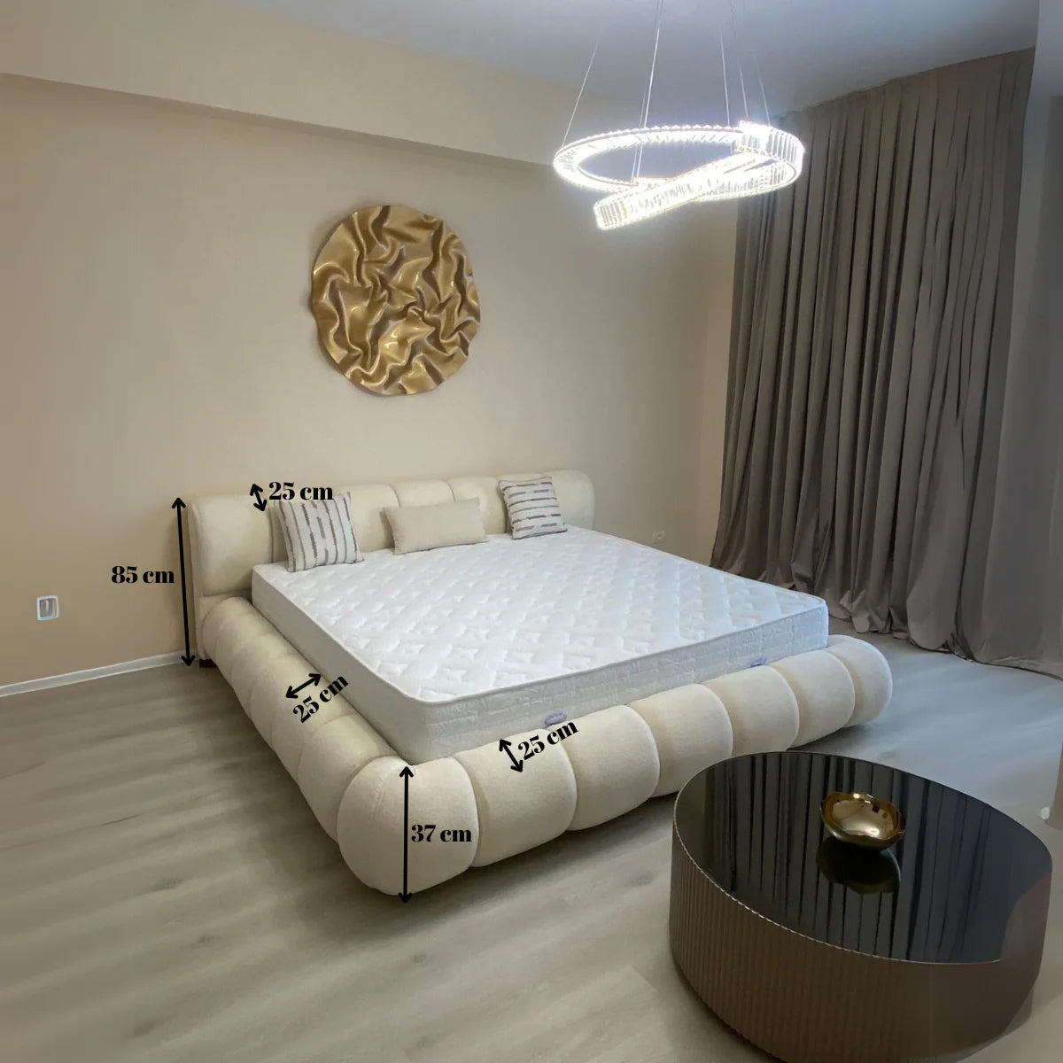 Pat tapițat modern cu somiera, Bucle